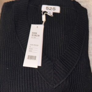 525 America black vneck‎ sweater